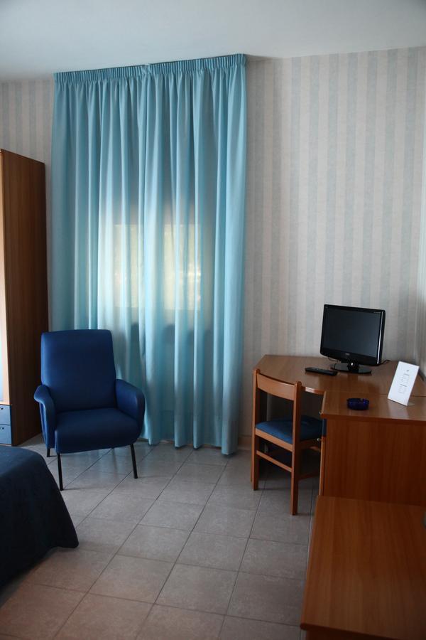 Hotel Pineta Cagli Exteriör bild